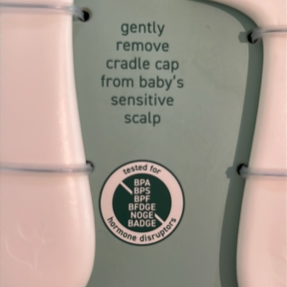 Cradle cap brush & comb set - Picture 3 of 3